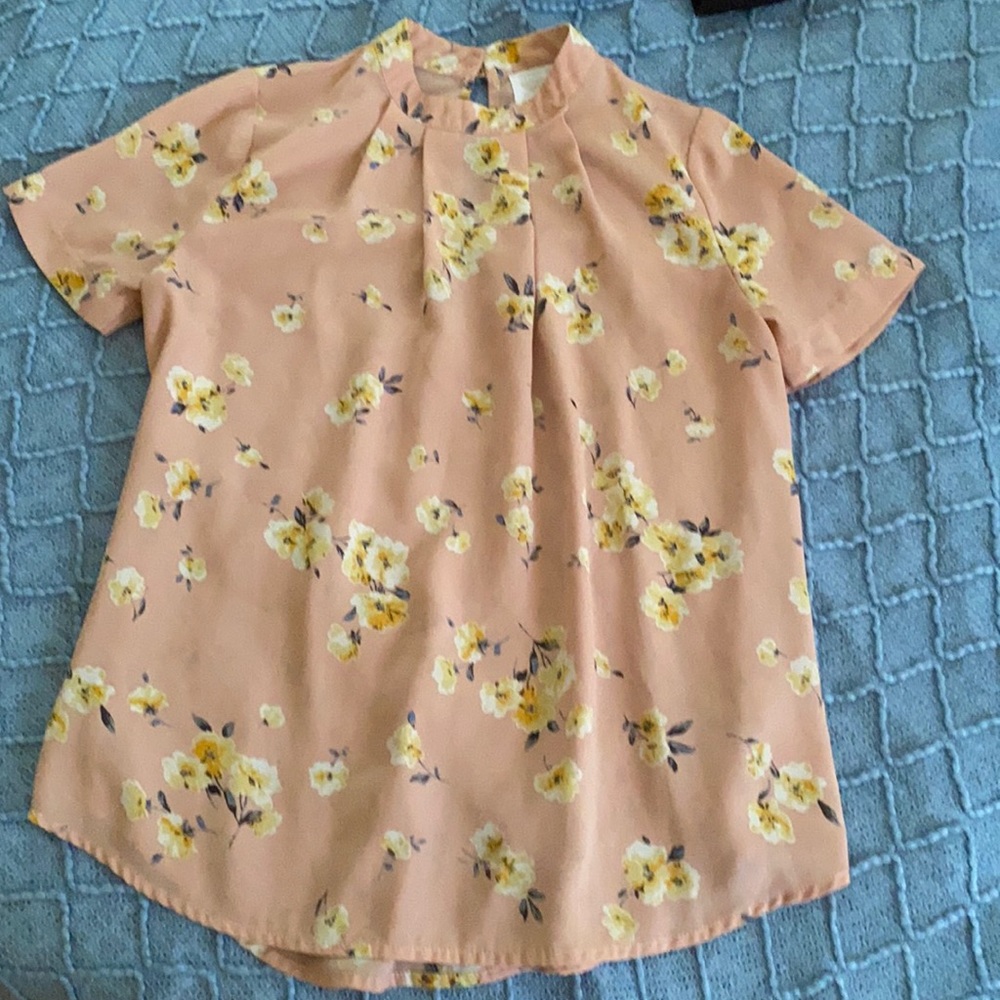 Pretty Floral pink blouse!